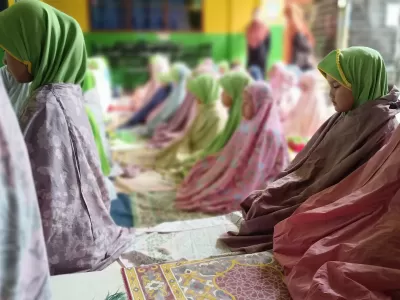 Sholat Dhuha Shaf Akhwat